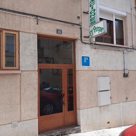 Habitaciones Pension El Parque Sabiñánigo Екстериор снимка