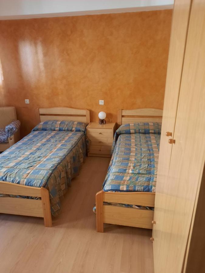 Habitaciones Pension El Parque Sabiñánigo Екстериор снимка