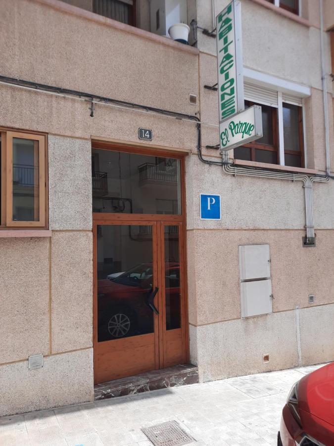Habitaciones Pension El Parque Sabiñánigo Екстериор снимка