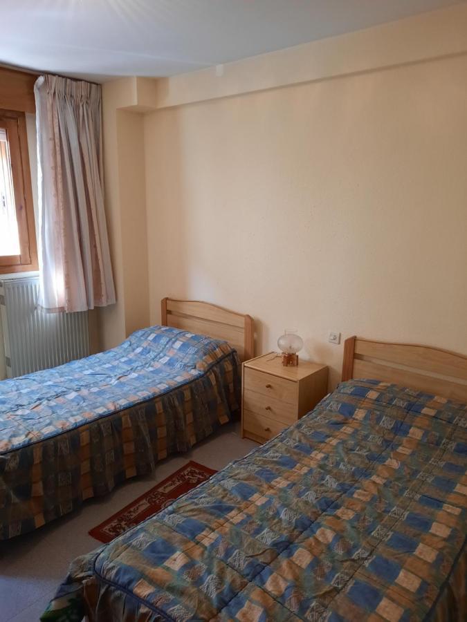 Habitaciones Pension El Parque Sabiñánigo Екстериор снимка