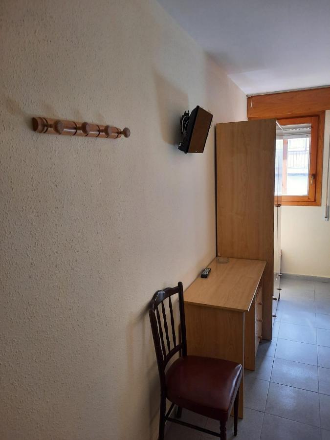 Habitaciones Pension El Parque Sabiñánigo Екстериор снимка