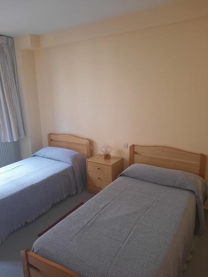 Habitaciones Pension El Parque Sabiñánigo Екстериор снимка